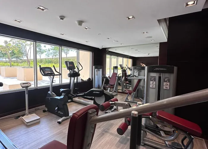 Your Perfect Stay In Jvc